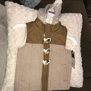 NWT 2T Carter’s Hooded Vest